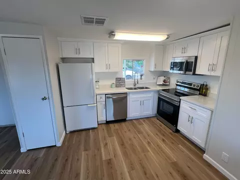 18441 N 1st St, Phoenix, AZ 85022 photo 2