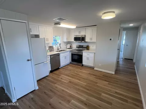 18441 N 1st St, Phoenix, AZ 85022