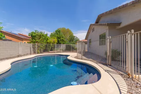 Exterior - 1332 E Cassia Ln, Gilbert, AZ 85298 photo 3 of 6