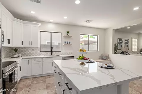 Kitchen - 1332 E Cassia Ln, Gilbert, AZ 85298 photo 4 of 4