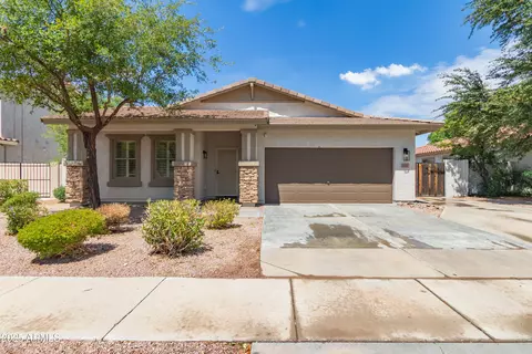 Exterior - 1332 E Cassia Ln, Gilbert, AZ 85298 photo 2 of 6