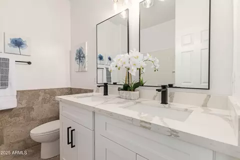 Bath - 1332 E Cassia Ln, Gilbert, AZ 85298 photo 3 of 4