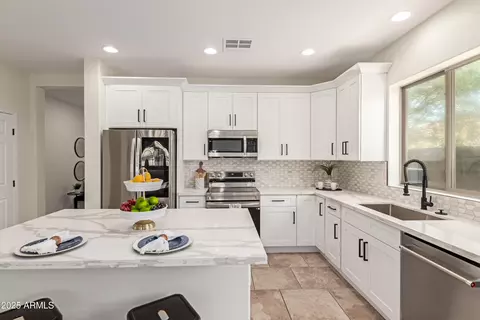 Kitchen - 1332 E Cassia Ln, Gilbert, AZ 85298 photo 2 of 4