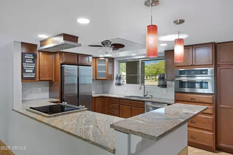 Kitchen - 4643 E Kathleen Rd, Phoenix, AZ 85032 photo 2 of 8