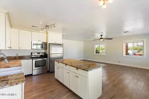 1333 E Flower St #REAR, Phoenix, AZ 85014 photo 12