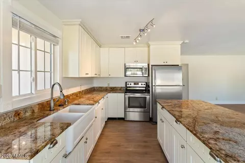 1333 E Flower St #REAR, Phoenix, AZ 85014 photo 13