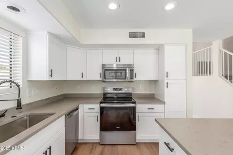 122 S Cobblestone Dr, Gilbert, AZ 85296 photo 19