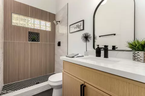 Bath - 6621 E Quartz St, Mesa, AZ 85215 photo 3 of 3