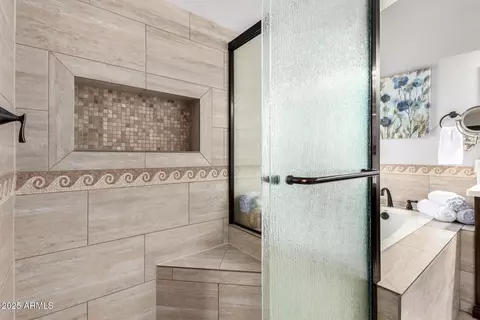 Bath - 4445 E Desert Wind Dr, Phoenix, AZ 85044 photo 3 of 3