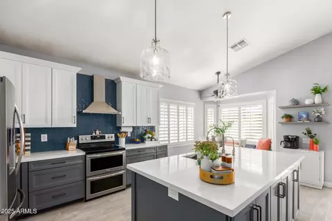 Kitchen - 4445 E Desert Wind Dr, Phoenix, AZ 85044 photo 1 of 2
