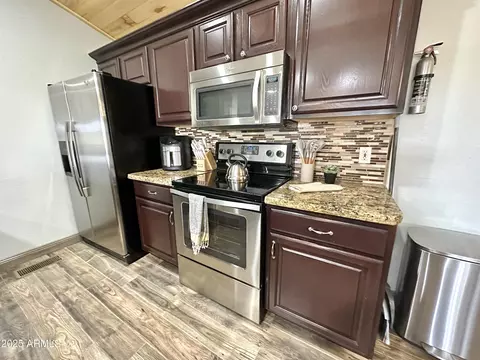 Kitchen - 2721 High Pine Loop, Overgaard, AZ 85933 photo 3 of 8
