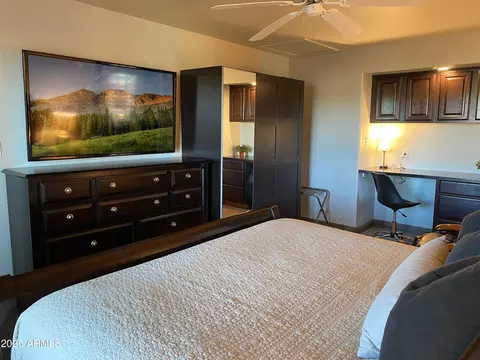 Bedroom - 2721 High Pine Loop, Overgaard, AZ 85933 photo 2 of 6