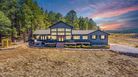 8203 W Roundup Trl, Flagstaff, AZ 86001