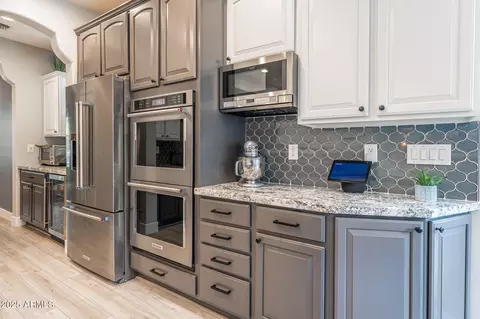 Kitchen - 3069 E Agritopia Loop N, Gilbert, AZ 85296 photo 3 of 5