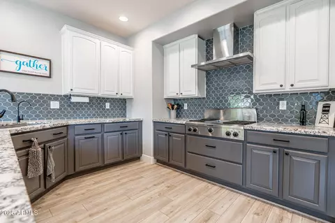 Kitchen - 3069 E Agritopia Loop N, Gilbert, AZ 85296 photo 4 of 5