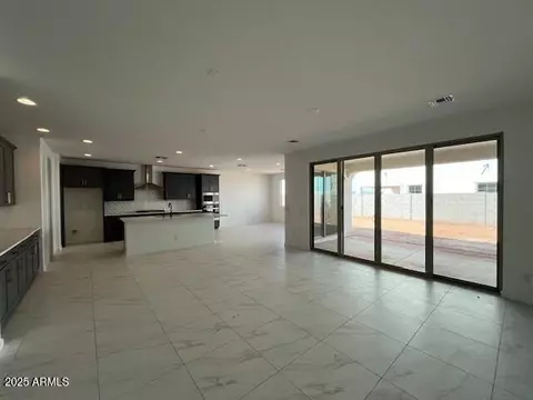 Living - 9834 S Fish Creek Rd, Apache Junction, AZ 85120 photo 3 of 3