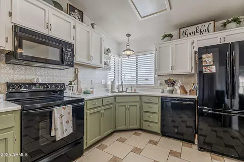 Kitchen - 6330 Evergreen St, Mesa, AZ 85205 photo 3 of 7