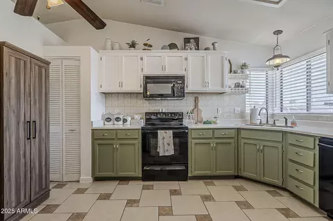 Kitchen - 6330 Evergreen St, Mesa, AZ 85205 photo 1 of 7