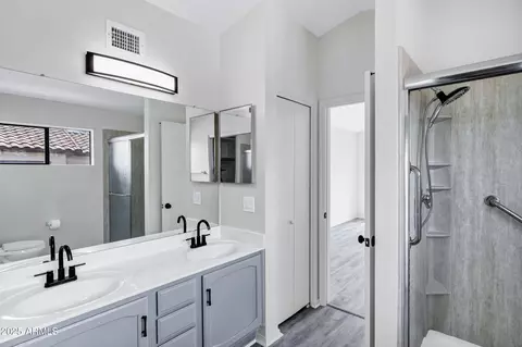 Bath - 4539 E Grove Ave, Mesa, AZ 85206 photo 2 of 3