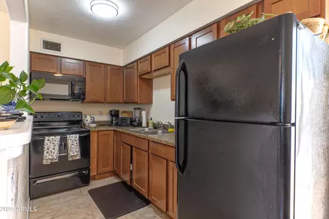 Kitchen - 4332 N 27th St, Phoenix, AZ 85016 photo 1 of 3