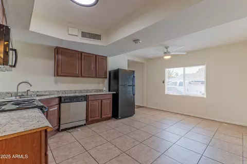 Kitchen - 4332 N 27th St, Phoenix, AZ 85016 photo 3 of 3