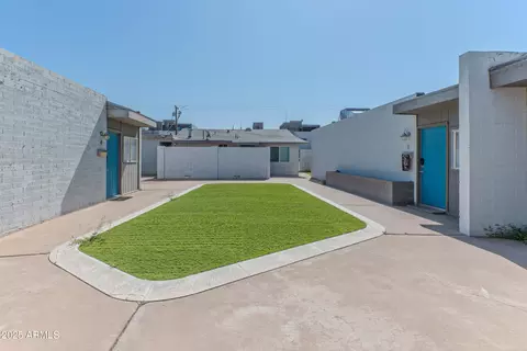 Exterior - 4332 N 27th St, Phoenix, AZ 85016 photo 6 of 8