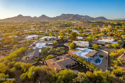 View/Area - 5803 N 45th St, Phoenix, AZ 85018 photo 4 of 10
