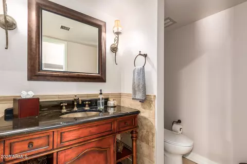 Bath - 5803 N 45th St, Phoenix, AZ 85018 photo 4 of 4