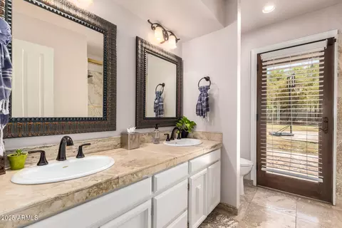 Bath - 5803 N 45th St, Phoenix, AZ 85018 photo 2 of 4