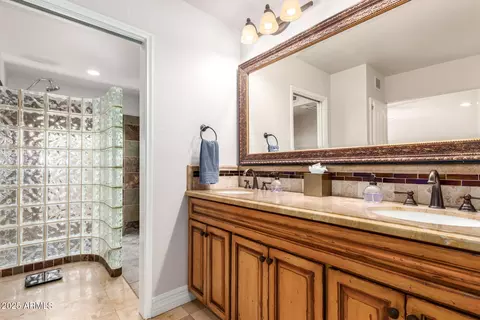 Bath - 5803 N 45th St, Phoenix, AZ 85018 photo 1 of 4
