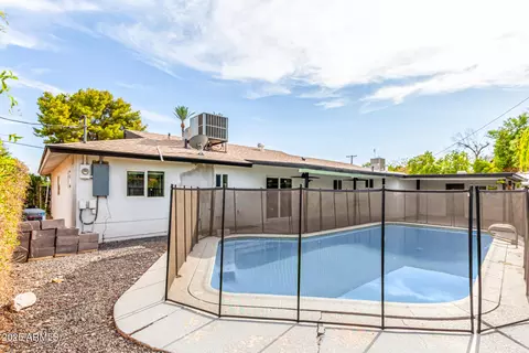 3336 Earll Dr, Phoenix, AZ 85018