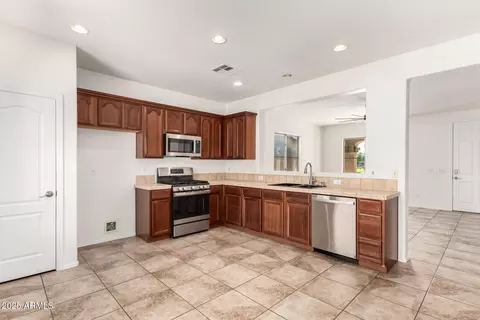 Kitchen - 4436 E Franklin Ave, Gilbert, AZ 85295 photo 2 of 2