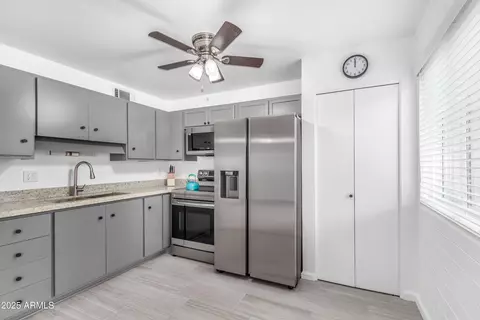2610 W Berridge Ln #C115, Phoenix, AZ 85017