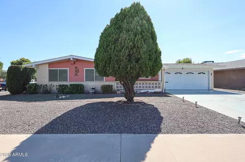 10301 W Salem Dr, Sun City, AZ 85351