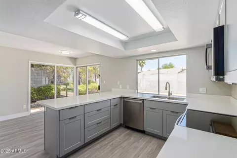 2320 E Shangri La Rd, Phoenix, AZ 85028 photo 23