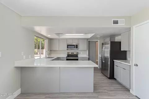 2320 E Shangri La Rd, Phoenix, AZ 85028 photo 28