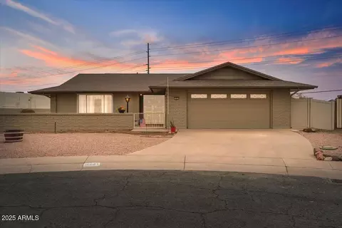 10001 W Deanita Ln, Sun City, AZ 85351