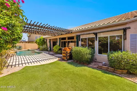 Exterior - 758 S Lagoon Dr, Gilbert, AZ 85233 photo 10 of 17