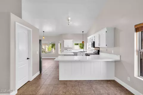 Entry Way - 758 S Lagoon Dr, Gilbert, AZ 85233 photo 5 of 5