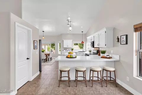 Kitchen - 758 S Lagoon Dr, Gilbert, AZ 85233 photo 1 of 8