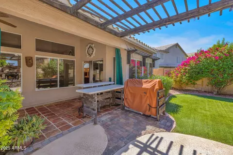 Exterior - 758 S Lagoon Dr, Gilbert, AZ 85233 photo 7 of 17