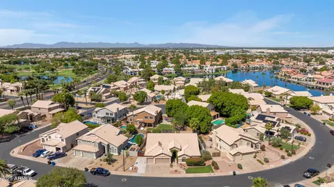 View/Area - 758 S Lagoon Dr, Gilbert, AZ 85233 photo 6 of 10
