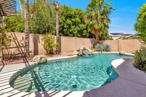 Exterior - 758 S Lagoon Dr, Gilbert, AZ 85233 photo 4 of 17