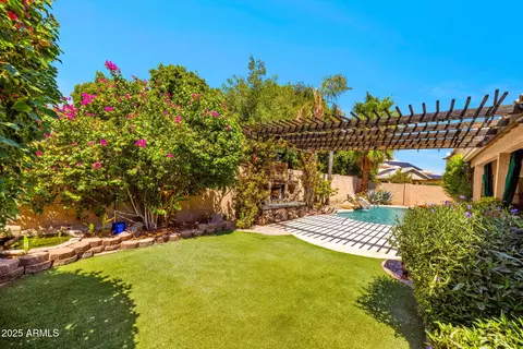 Exterior - 758 S Lagoon Dr, Gilbert, AZ 85233 photo 8 of 17