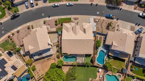 View/Area - 758 S Lagoon Dr, Gilbert, AZ 85233 photo 3 of 10