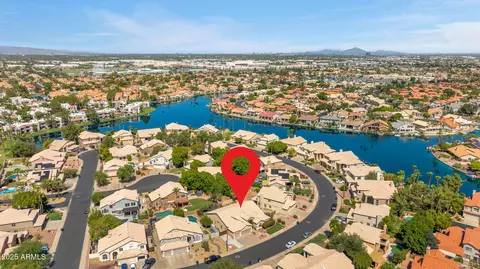 View/Area - 758 S Lagoon Dr, Gilbert, AZ 85233 photo 8 of 10