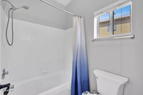 Bath - 758 S Lagoon Dr, Gilbert, AZ 85233 photo 5 of 5
