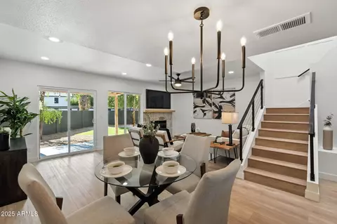 Dining - 815 E Grovers Ave #17, Phoenix, AZ 85022 photo 1 of 2