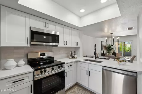 Kitchen - 815 E Grovers Ave #17, Phoenix, AZ 85022 photo 1 of 4