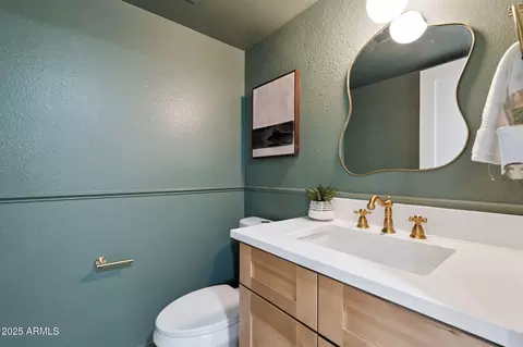 Bath - 815 E Grovers Ave #17, Phoenix, AZ 85022 photo 3 of 3